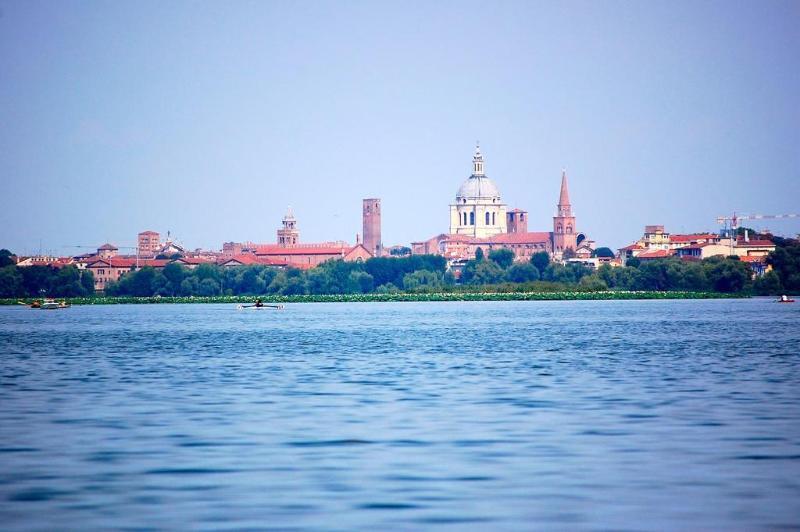 Due Guerrieri Mantova Hotel Buitenkant foto