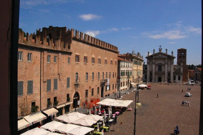 Due Guerrieri Mantova Hotel Buitenkant foto