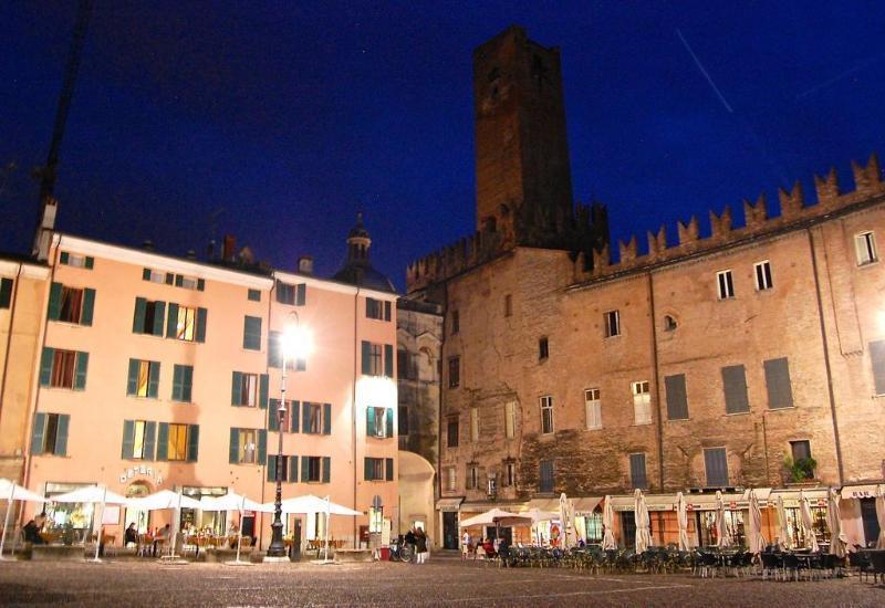 Due Guerrieri Mantova Hotel Buitenkant foto